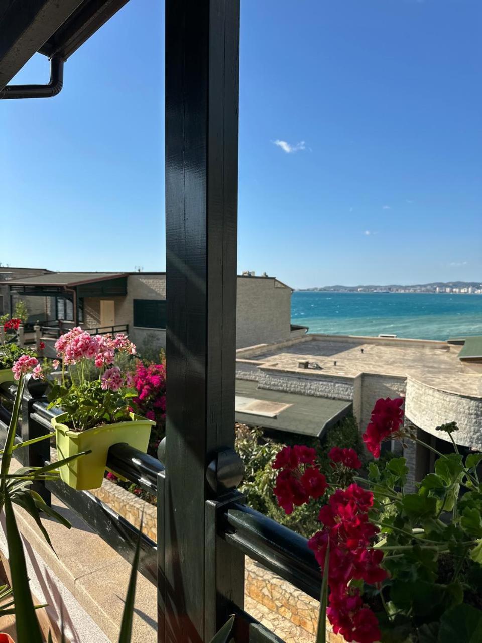 Vila Rina At Aquamarine Residence Vlorë Екстериор снимка